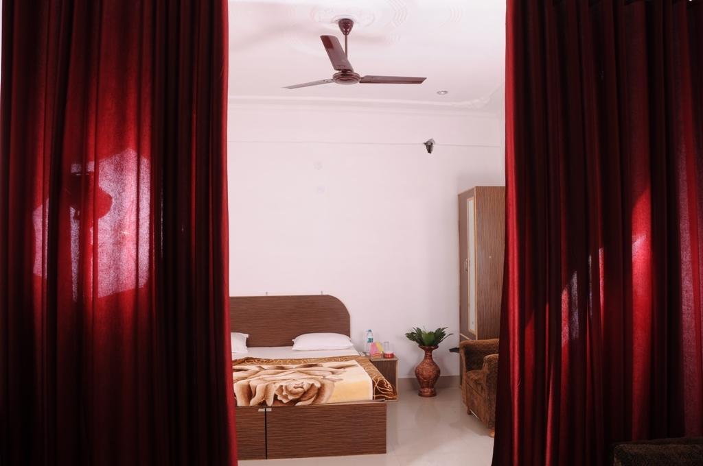 Hotel The Raj Palace Bharatpur Esterno foto